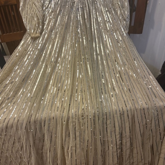 (84) ❤️ BNWT MAC DUGGAL SEQUINED WRAP OVER 3/4 SLEEVE GOWN #5509 - Picture 9 of 12